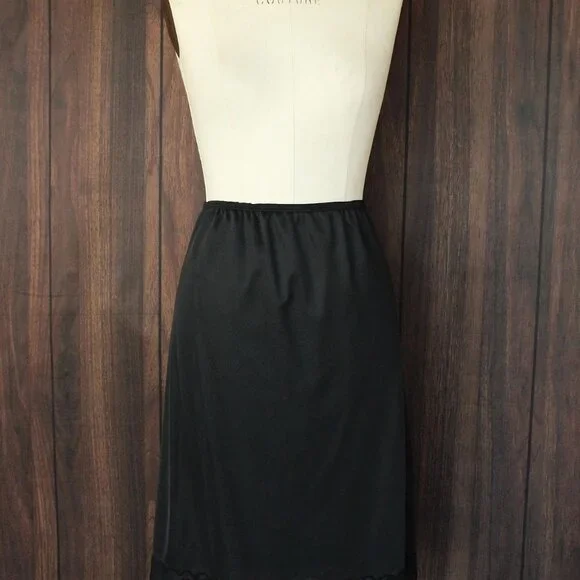 Vintage 1960s 1970s Half Slip, Carol Brent Black Nylon with Shamrock, Size Small - Picture 2 of 10